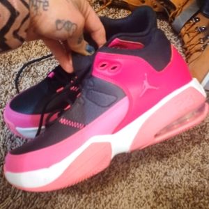 Jordan max aura 3 (girls)